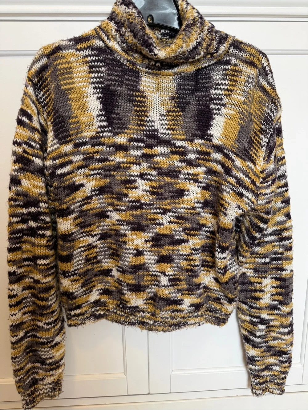 Snap Multicolor Knit Turtleneck Sweater in Mustard, Black & Cream